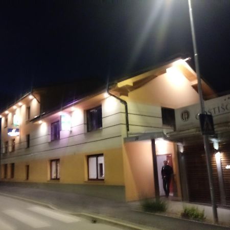 Guesthouse Zivko Dobrovce Zewnętrze zdjęcie