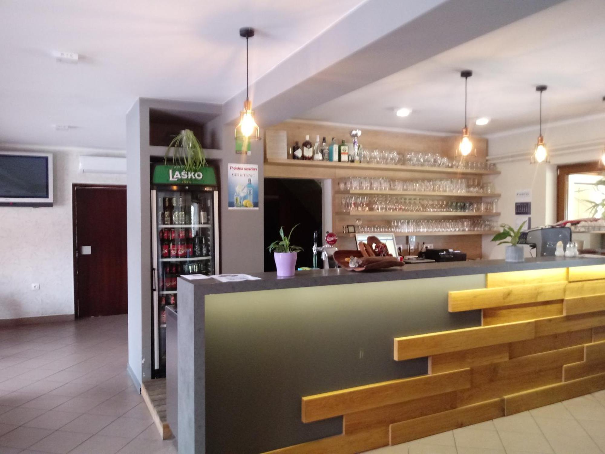 Guesthouse Zivko Dobrovce Zewnętrze zdjęcie