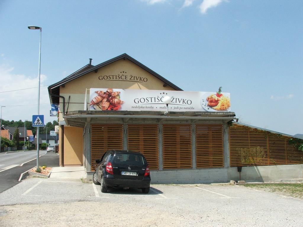 Guesthouse Zivko Dobrovce Zewnętrze zdjęcie