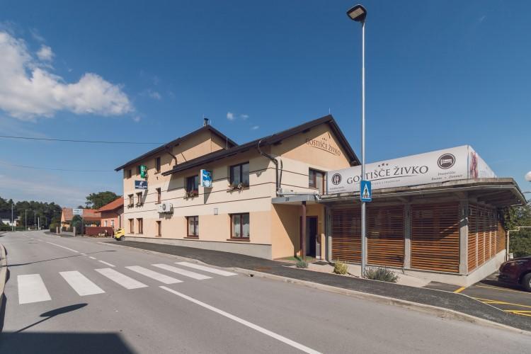 Guesthouse Zivko Dobrovce Zewnętrze zdjęcie