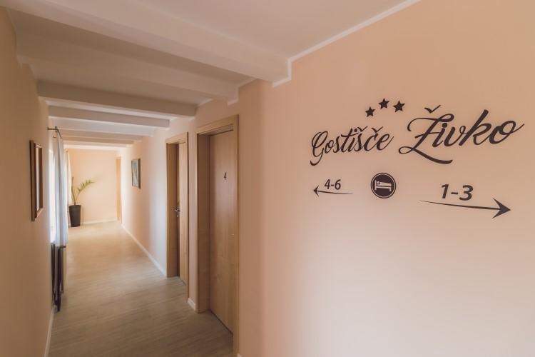 Guesthouse Zivko Dobrovce Zewnętrze zdjęcie