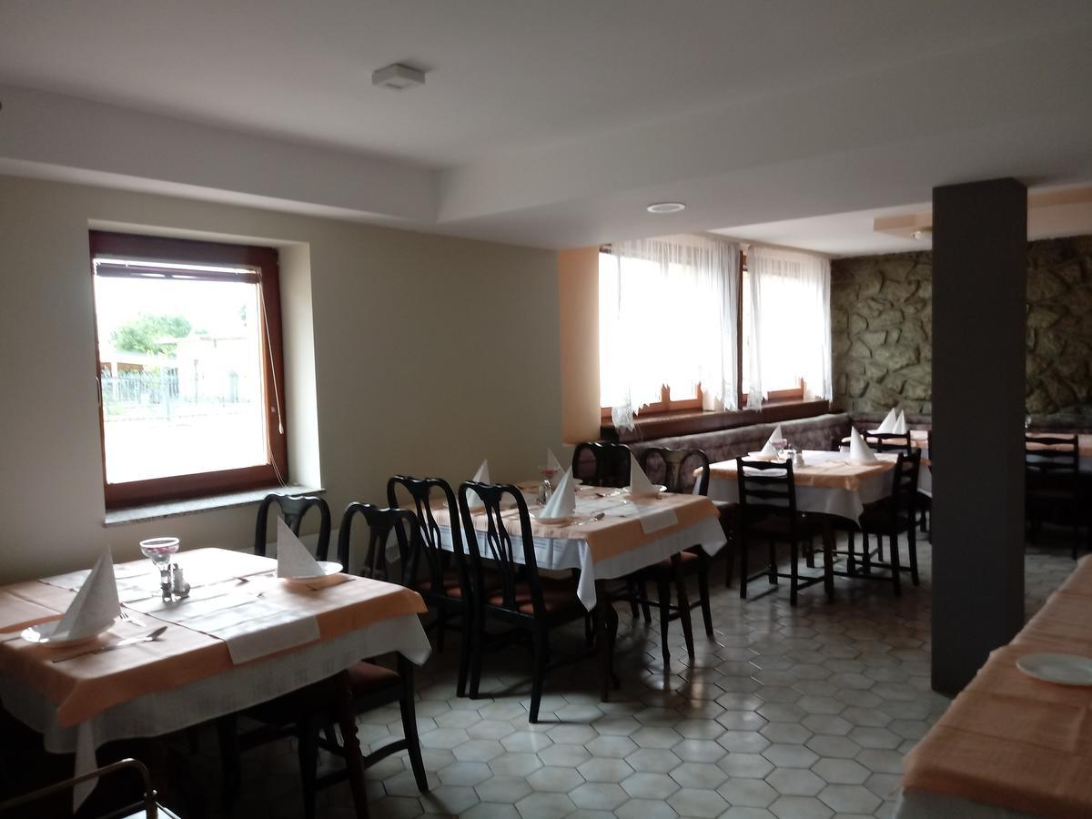 Guesthouse Zivko Dobrovce Zewnętrze zdjęcie